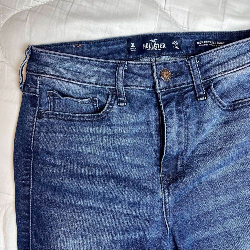 Hollister High-Rise Super Skinny • 3Long